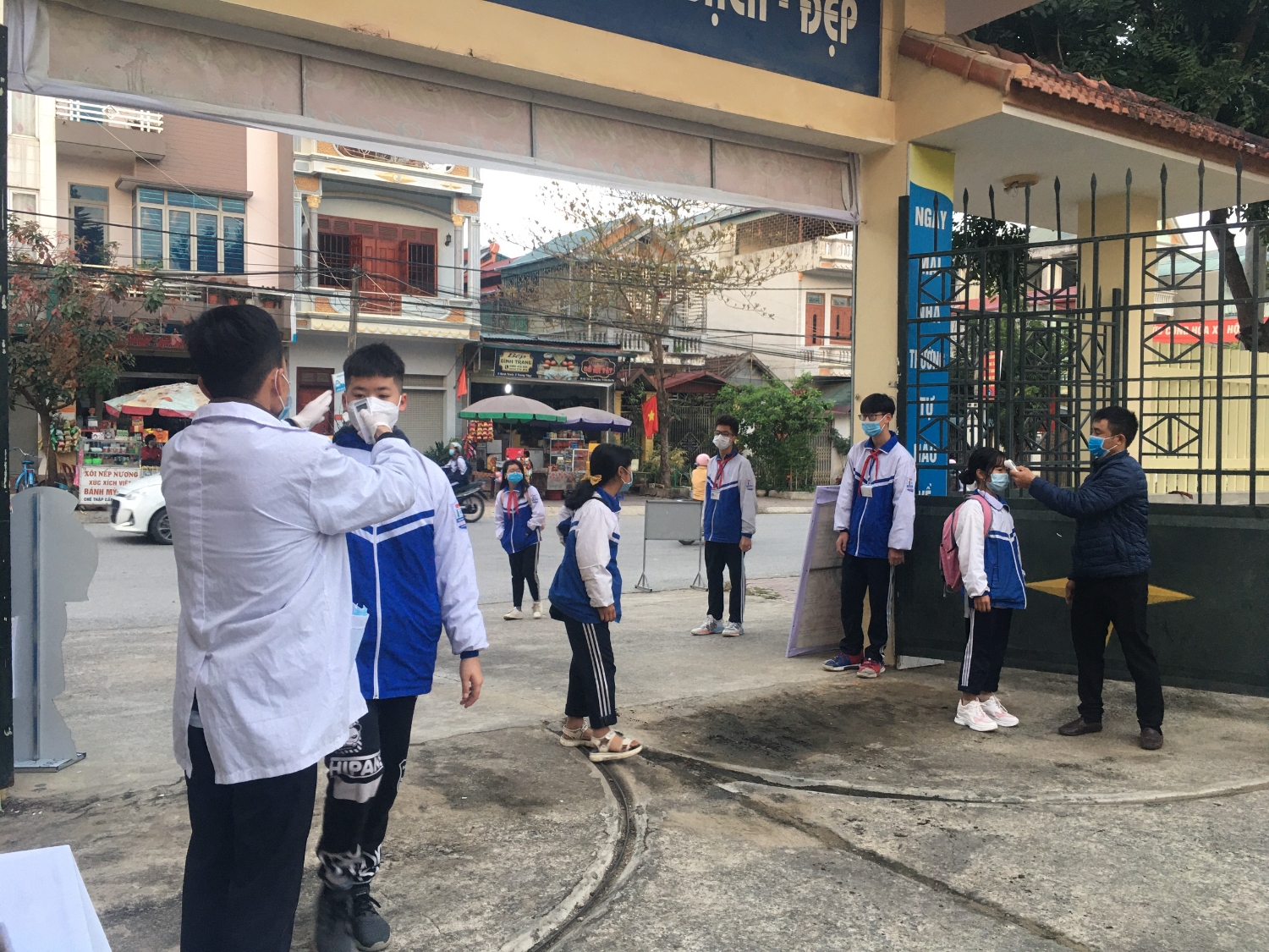 TĂNG CƯỜNG PHÒNG CHỐNG DỊCH, NÂNG CAO CHẤT LƯỢNG DẠY VÀ HỌC