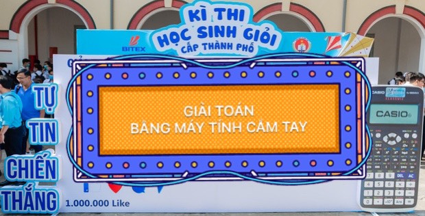 Thi máy tính cầm tay