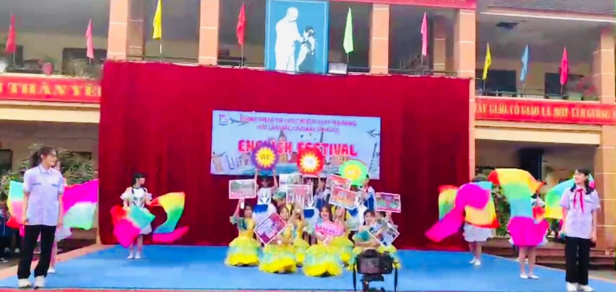 Hoạt động giáo dục tập thể với nội dung: “English Festival”