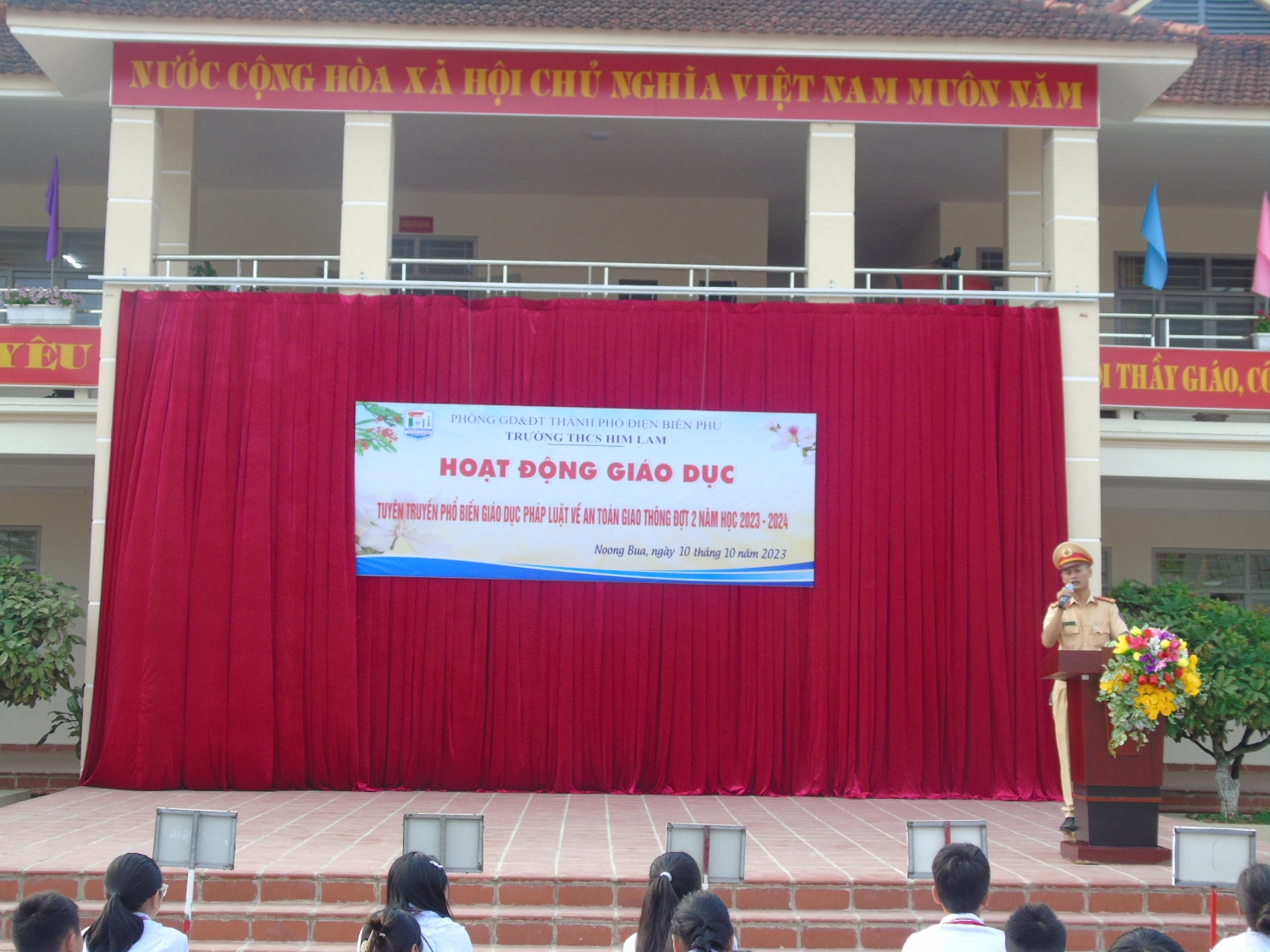 Tuyên truyền phổ biến giáo dục pháp luật về an toàn giao thông, năm học 2023 - 2024