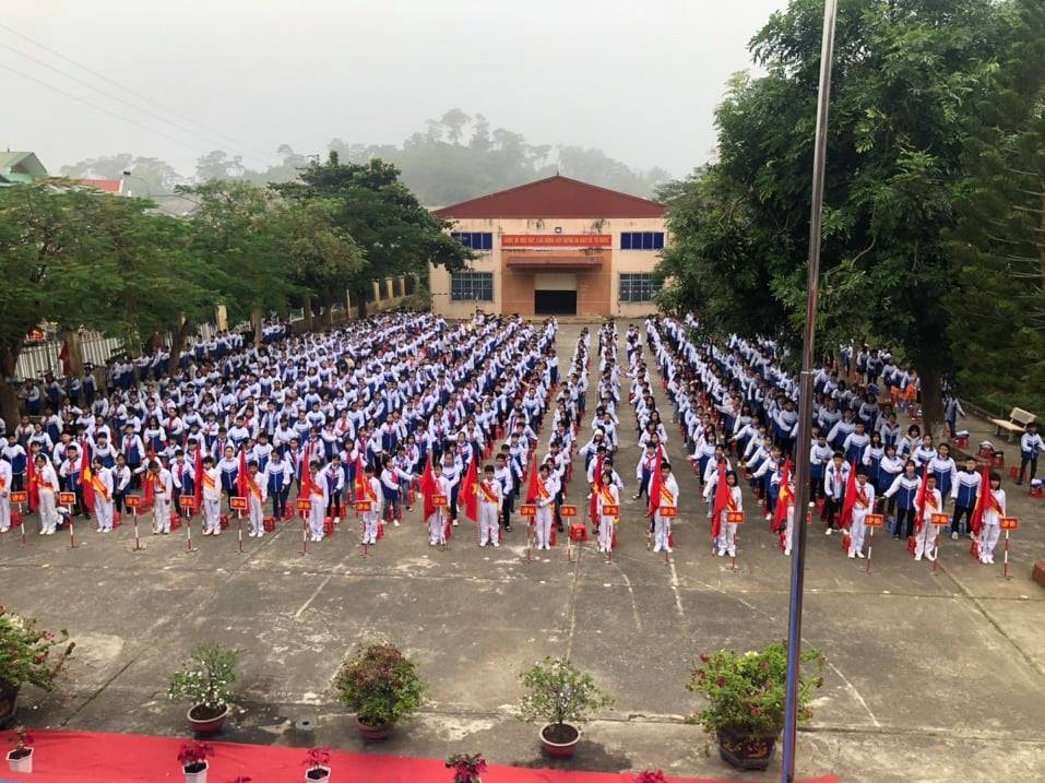 ANH 14 HS toàn trường